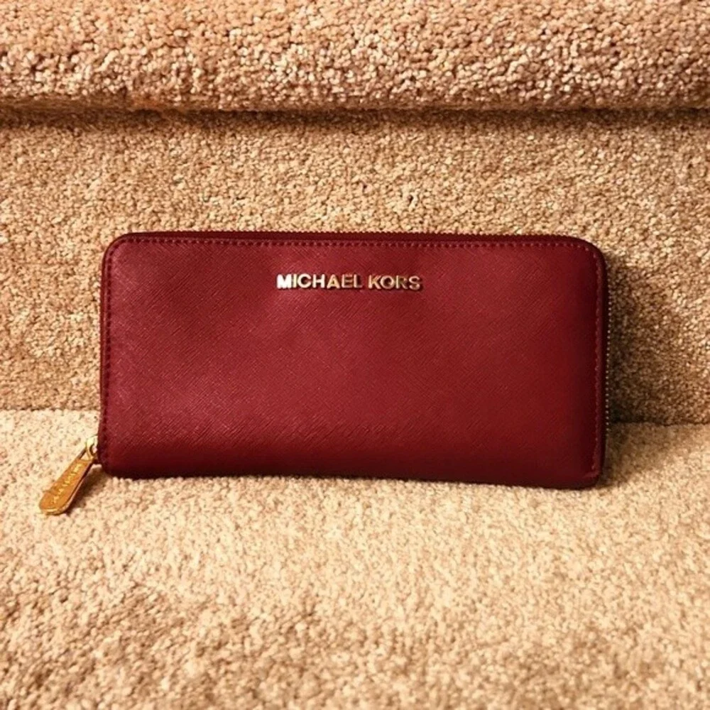 Michael Kors Purple Leather Accordion Ziparound Wallet